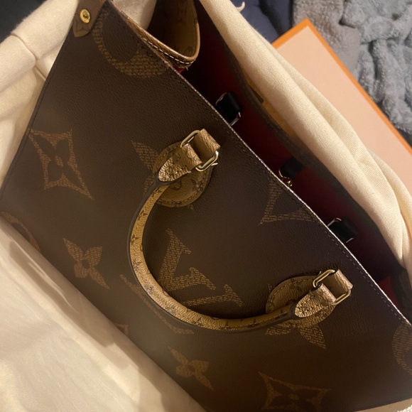 Louis Vuitton On The Go - Picture 1 of 8